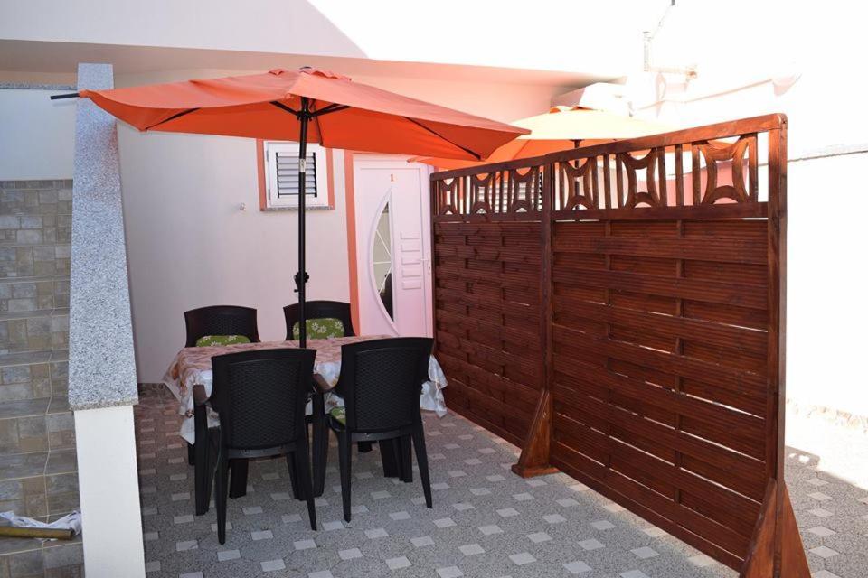 Apartmani Celjak Pag Town Exterior photo