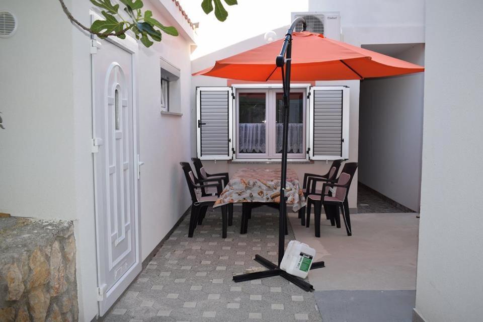 Apartmani Celjak Pag Town Exterior photo