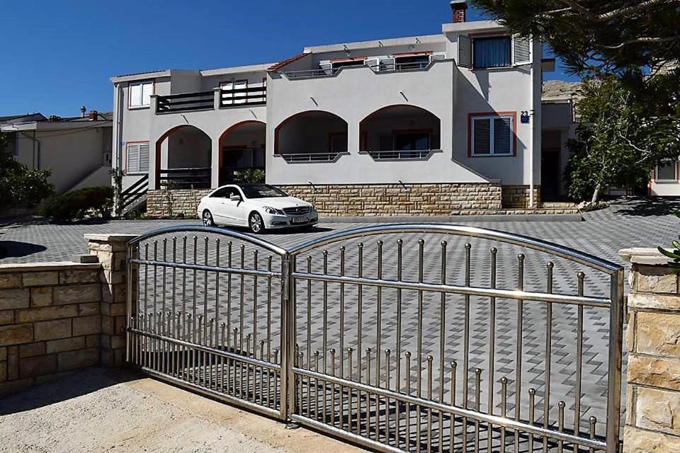 Apartmani Celjak Pag Town Exterior photo